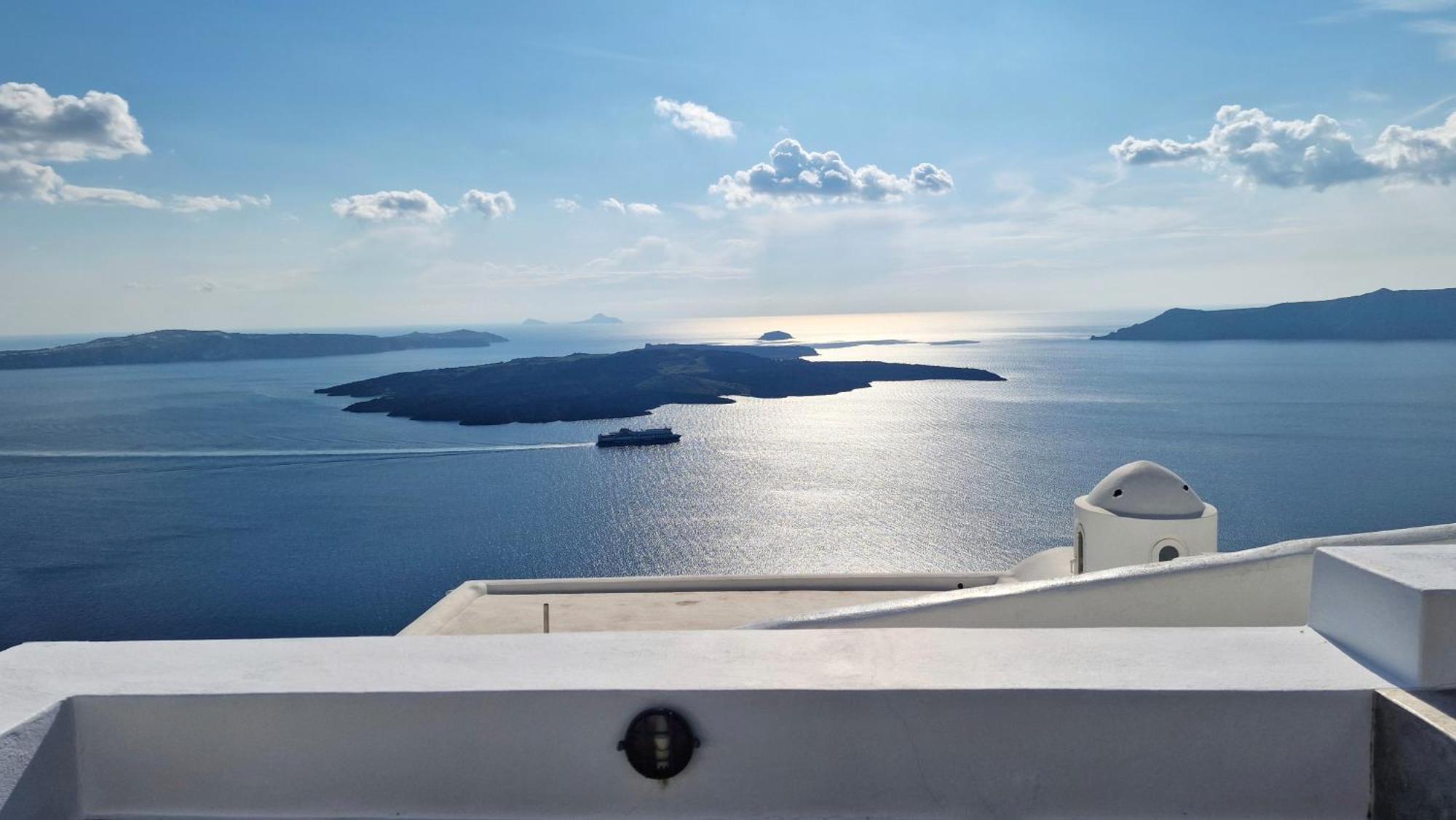 Karpimo Horizon - Caldera View With Private Hot Tub Villa ฟิรอสเตฟานี ภายนอก รูปภาพ