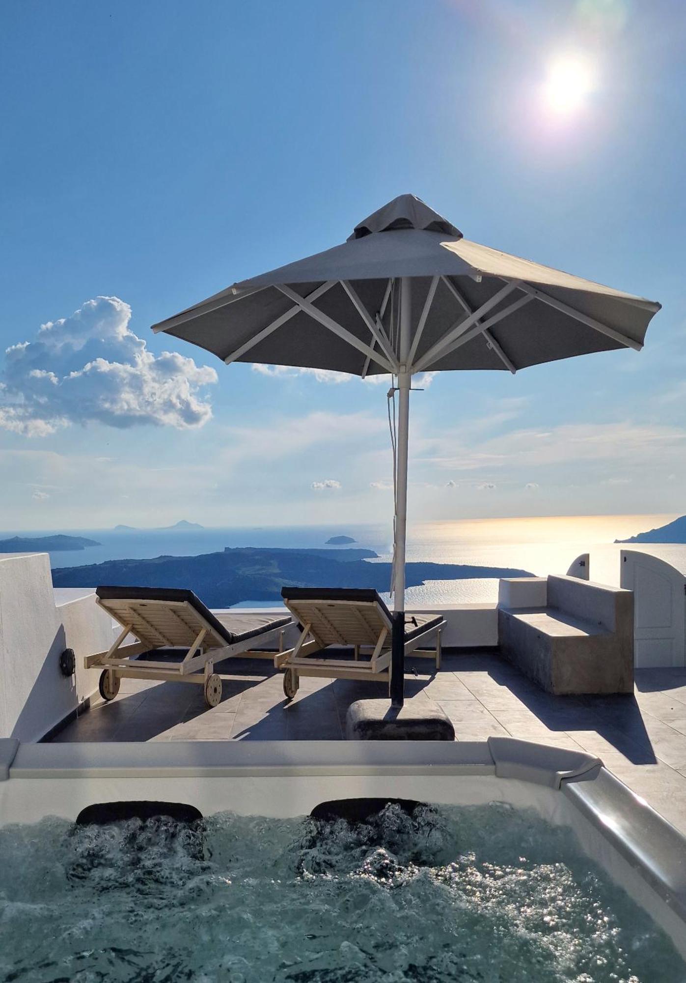 Karpimo Horizon - Caldera View With Private Hot Tub Villa ฟิรอสเตฟานี ภายนอก รูปภาพ