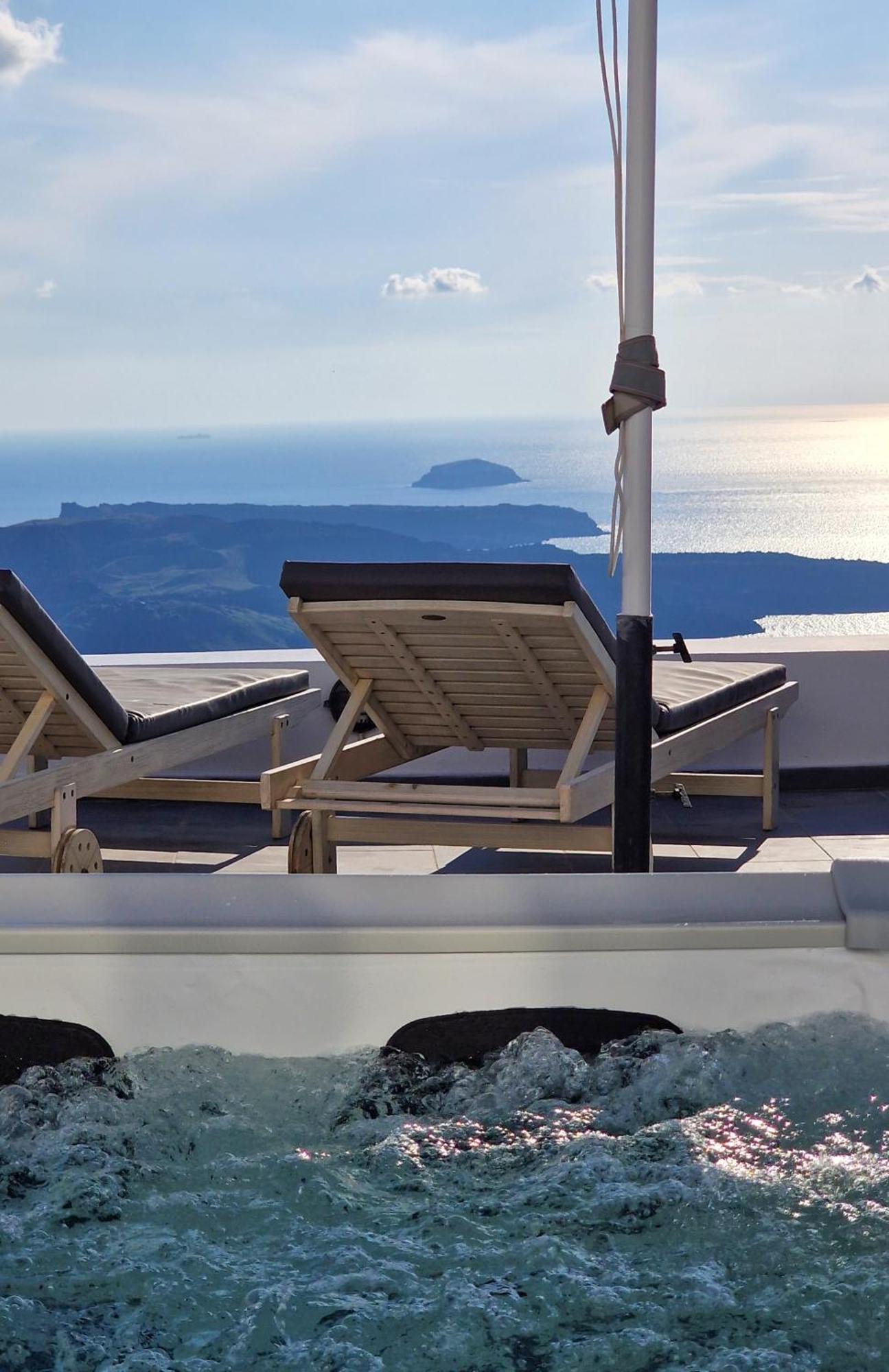 Karpimo Horizon - Caldera View With Private Hot Tub Villa ฟิรอสเตฟานี ภายนอก รูปภาพ