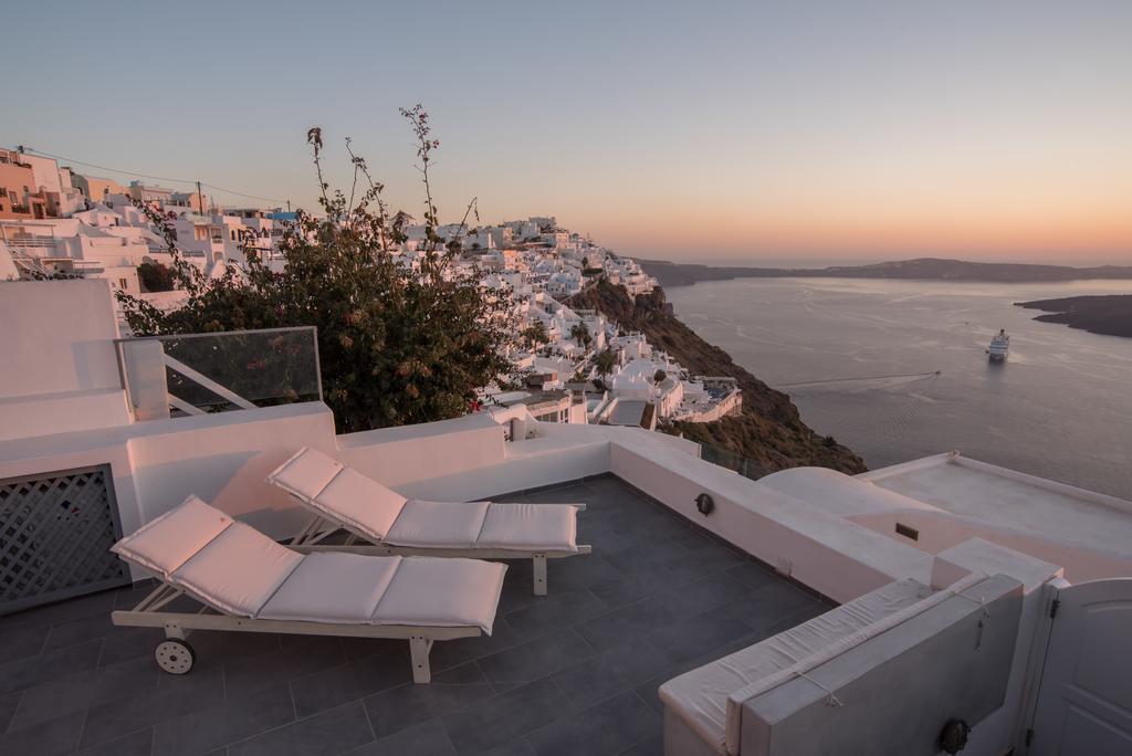 Karpimo Horizon - Caldera View With Private Hot Tub Villa ฟิรอสเตฟานี ห้อง รูปภาพ