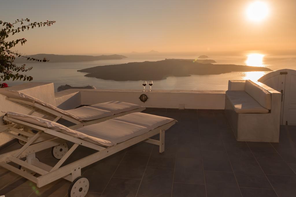 Karpimo Horizon - Caldera View With Private Hot Tub Villa ฟิรอสเตฟานี ภายนอก รูปภาพ