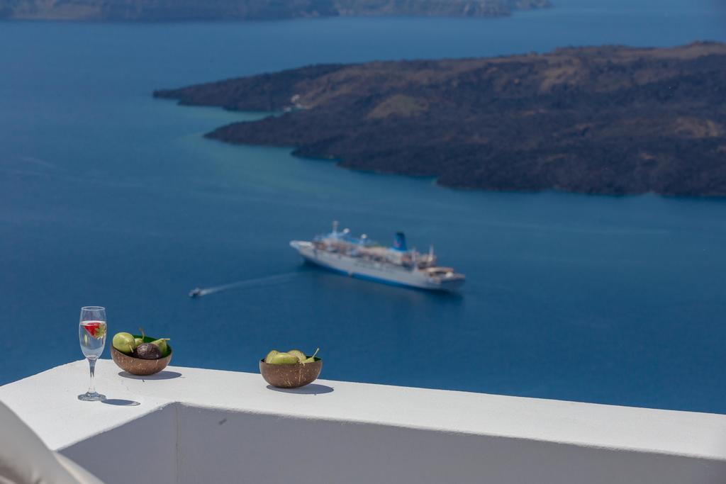 Karpimo Horizon - Caldera View With Private Hot Tub Villa ฟิรอสเตฟานี ห้อง รูปภาพ