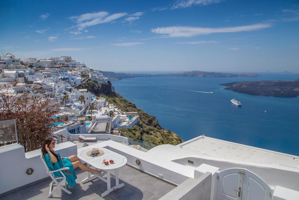 Karpimo Horizon - Caldera View With Private Hot Tub Villa ฟิรอสเตฟานี ห้อง รูปภาพ