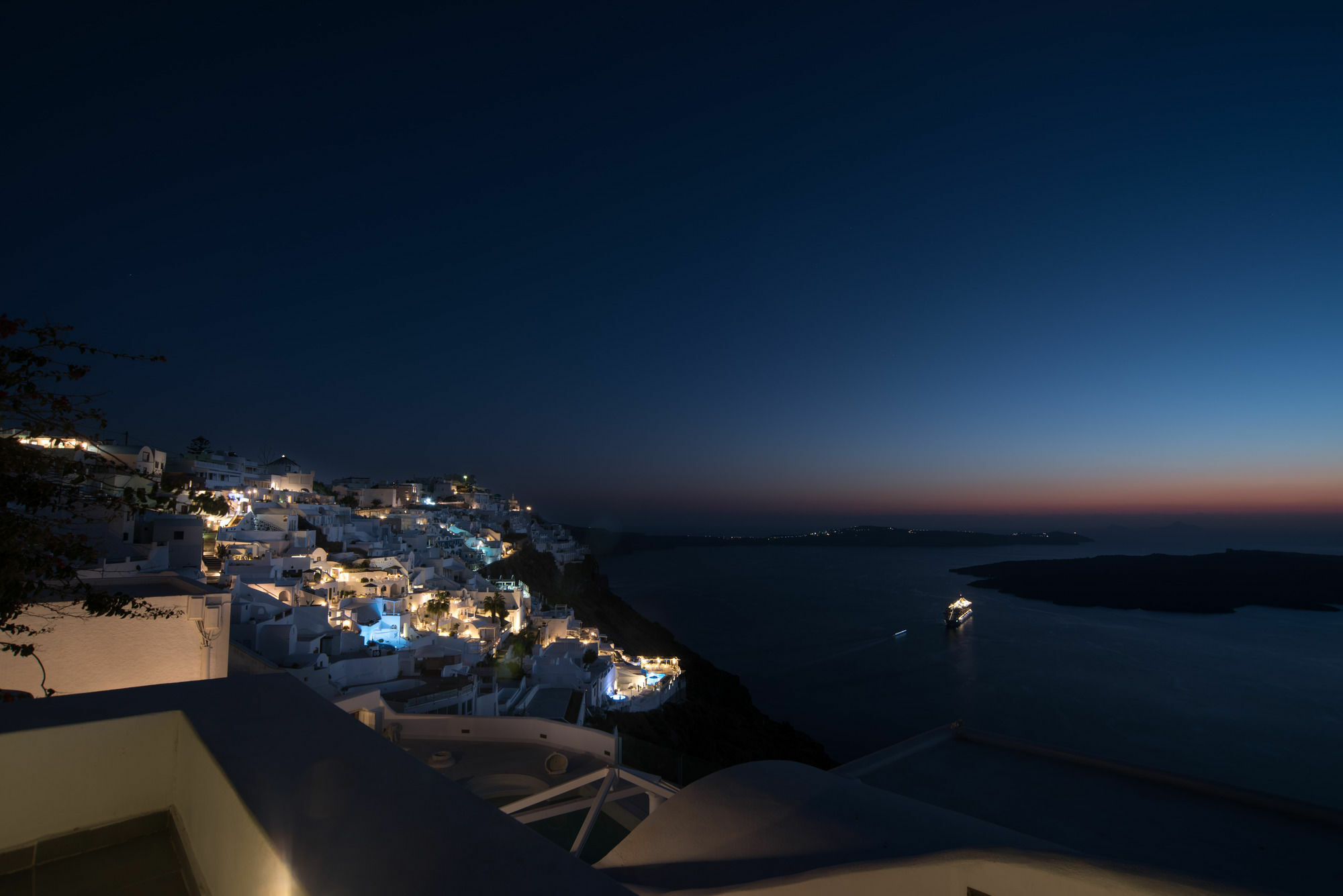 Karpimo Horizon - Caldera View With Private Hot Tub Villa ฟิรอสเตฟานี ภายนอก รูปภาพ