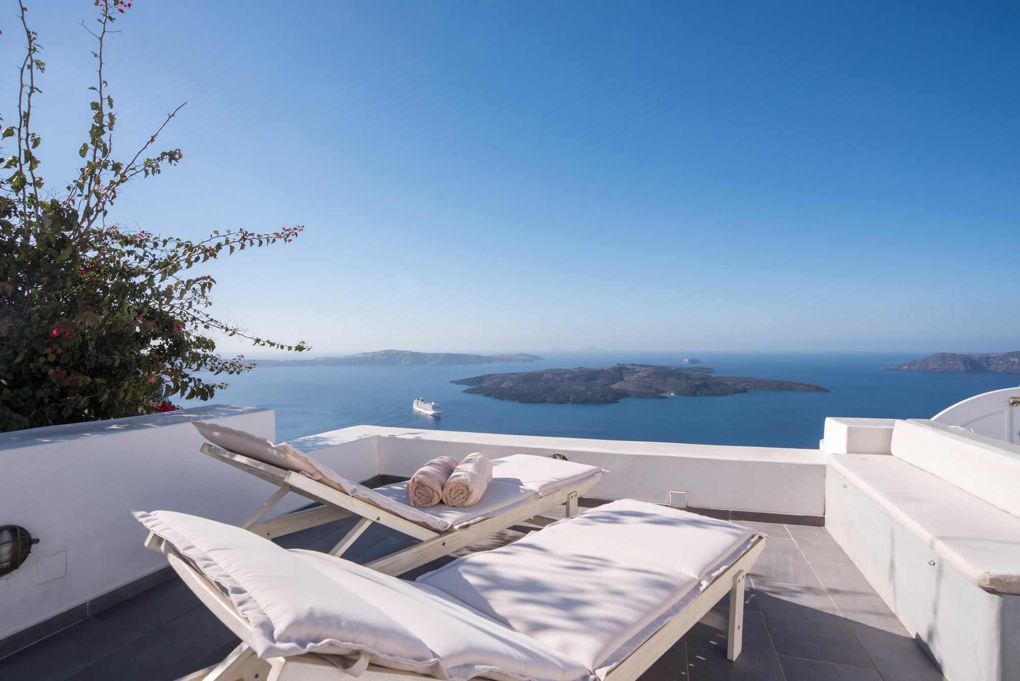 Karpimo Horizon - Caldera View With Private Hot Tub Villa ฟิรอสเตฟานี ภายนอก รูปภาพ